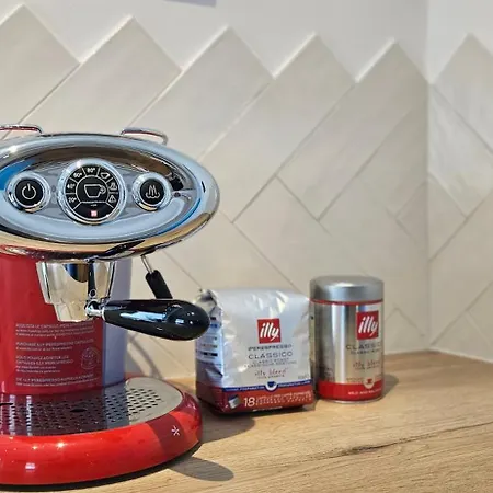 Riva In Old Town By The Cobblers' Bridge * ليوبليانا