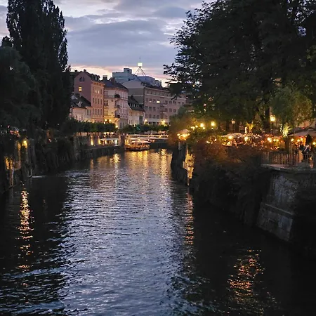 Riva In Old Town By The Cobblers' Bridge * Lubiana