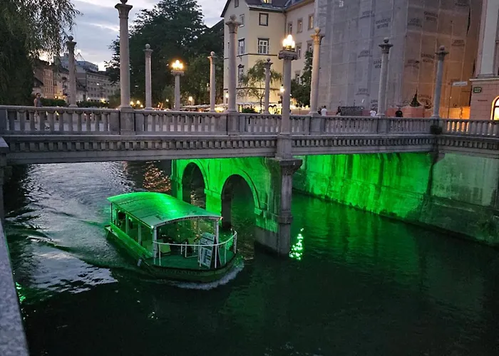 Riva In Old Town By The Cobblers' Bridge アパート *